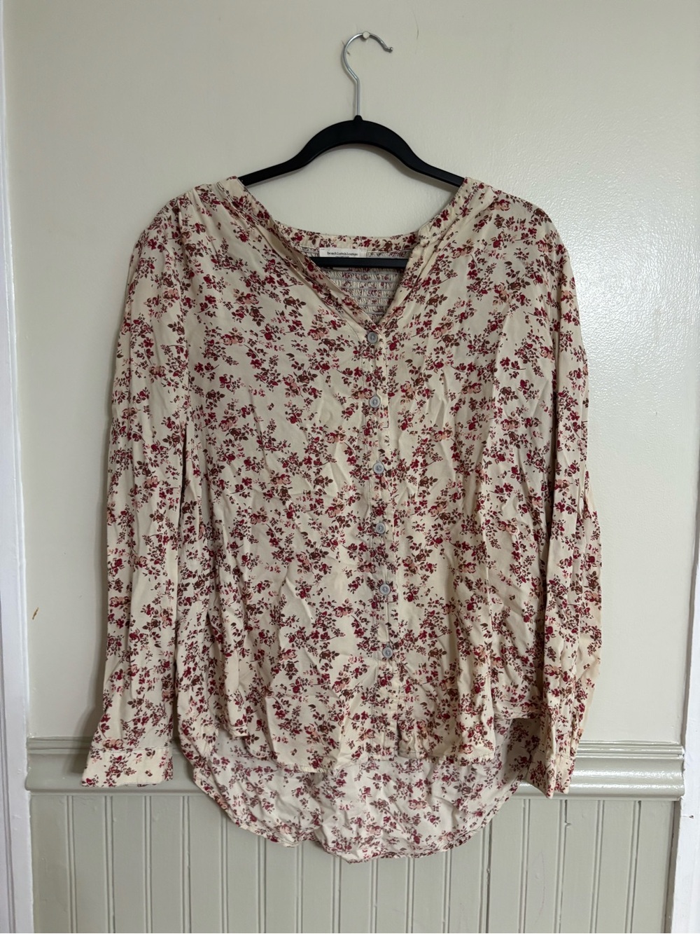 beachlunchlounge Cream Blouse with Red Floral Print
